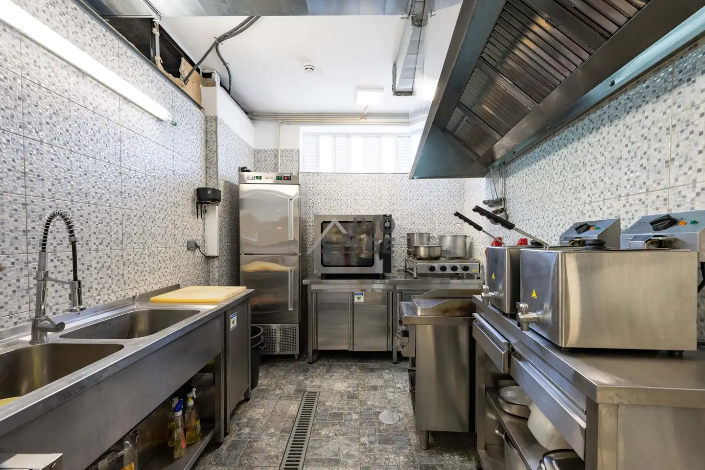 Oportunidade Única – Restaurante Totalmente Equipado e Pronto a Funcionar! — fotografia 18