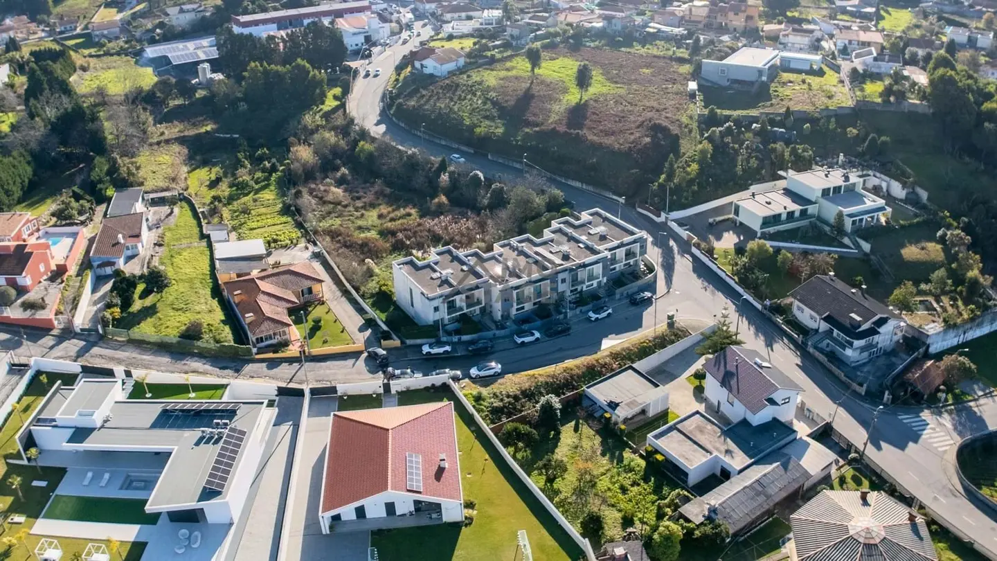 🏡 Moradia T3 em Condomínio Fechado em Grijó — fotografia 32