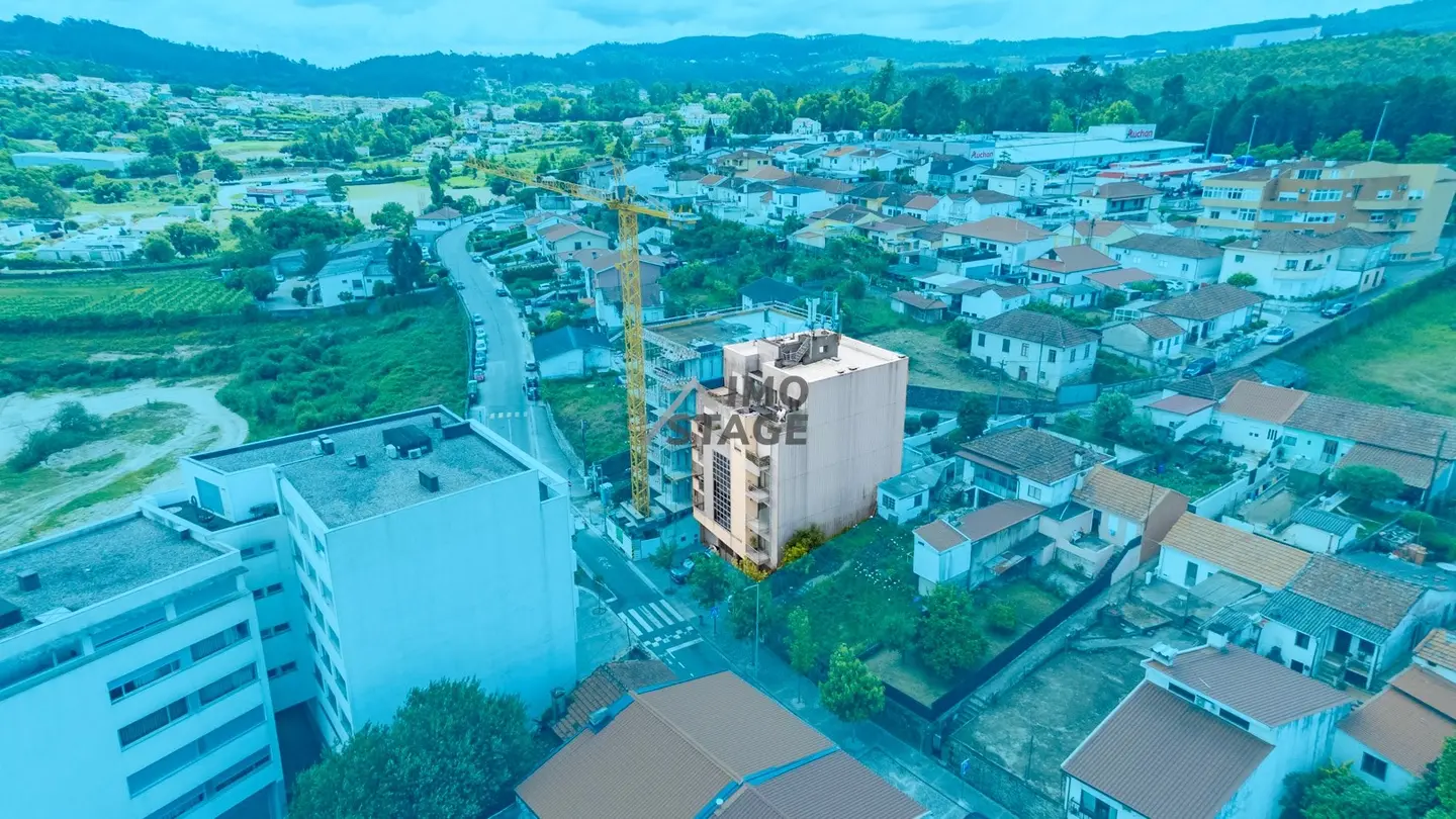 T2 com Excelente Exposição Solar | Localização Central em Santo Tirso — fotografia 25